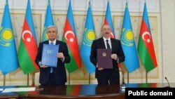 Kasım-Jomart Tokayev və İlham Əliyev.