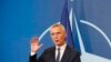 Sekretaris Jenderal NATO Jens Stoltenberg dalam konferensi pers dengan Perdana Menteri Makedonia Utara Dimitar Kovacevski, di gedung Pemerintah di Skopje, Makedonia Utara, Selasa, 21 November 2023. (AP/Boris Grdanoski)