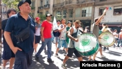 En Fotos | Frente al Congreso, miles de argentinos rechazan las políticas de Javier Milei 