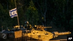 Новиот пристап доаѓа во услови на меѓународен притисок за транзиција кон помалку интензивна борба