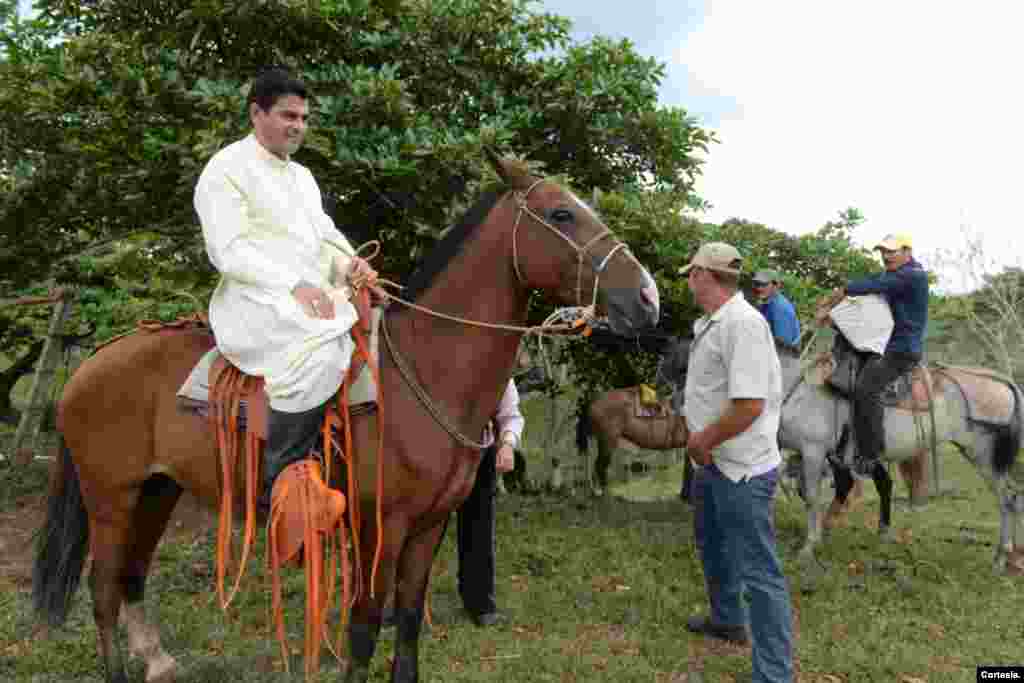 "Es un monseñor de pueblo", afirman los que le conocen. Foto: Cortesía Óscar Navarrete/La Prensa