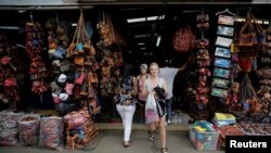 El Ministerio de Turismo de Costa Rica anunció que permitirán el ingreso de turista de EE.UU. pero que provengan de los estados de Nueva York, Nueva Jersey, Nuevo Hampshire, Vermont, Maine o Connecticut.
