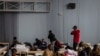 Alguns estudantes de países africanos na Polónia depois de deixarem a Ucrânia
