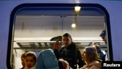 Un tren con refugiados ucranianos llega a Przemysl, Polonia, el 1 de marzo de 2022.