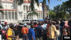 Antigos combatentes junto do Comité Provincial do MPLA, Benguela