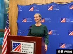 2022年11月29日，美國在台協會(AIT)處長孫曉雅（Sandra Oudkirk）舉辦就任迄今第二場記者會（美國之音特約記者楊安攝影）。