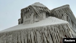 En Fotos | Tormenta invernal en EEUU deja más de 45 muertos y genera caos