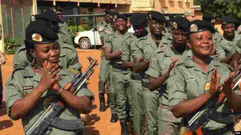 Amurka ta tallafawa Nijar da horas da 'yan sanda 250 tare da ba su tallafin motoci 50 da wasu kayan aiki domin su dakile barazanar Boko Haram a kasar. Satumba 05, 2016