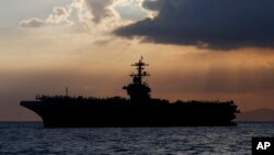 El portaaviones Theodore Roosevelt, de la Marina de Estados Unidos, en donde unos 114 marines han sido diagnosticados con la COVID-19.