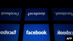 Esta ilustración fotográfica de archivo tomada el 17 de febrero de 2019 muestra el logotipo de Facebook de las redes sociales de EE. UU.