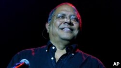 El baladista Pablo Milanés era uno de los músicos cubanos más conocidos a nivel internacional. Grabó una treintena de discos y tuvo éxitos como “Yolanda”, “Yo me quedo” y “Amo esta isla” durante sus más de seis décadas de trayectoria.