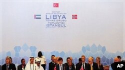 Des délégués du CNT à la réunion d'Istanbul