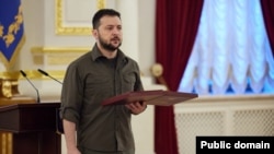 "Само замислете! Постојани борби, кои се протегаат по линијата на фронтот повеќе од илјада километри“, рече Зеленски пред Парламентот на Луксембург во виртуелен говор. 