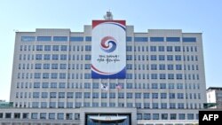한국 서울 용산에 있는 대통령실 청사 전경. 지난해 5월 조 바이든 미국 대통령 방문 당시 성조기(오른쪽)와 태극기가 함께 게양돼 있다. (자료사진)