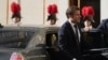El papa y Macron se reúnen en el Vaticano