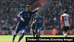 Giroud d'Arsenal jubile après le 3e but de son équipe lors du match de la 34e journée en Premier League contre Southampton, au stade St-Marie, à Southampton, 24 avril 2018. (Twitter/Chelsea)