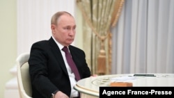 Ruski predsjednik Vladimir Putin negira da Moskva planira invaziju na Ukrajinu.