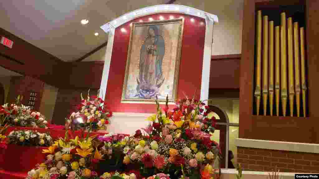 Las celebraciones de la Virgen de Guadalupe se celebran el 12 de diciembre. Esta imagen es de una iglesia local en Virginia. Foto: Mitzi Macias- VOA