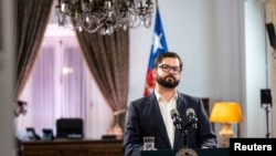 El presidente de Chile, Gabriel Boric, habla después de los resultado del plebiscito celebrado el domingo 4 de septiembre de 2022. Foto Reuters.