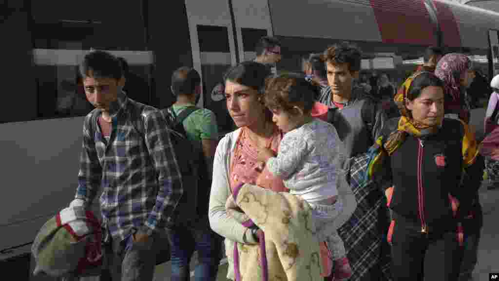 Des migrants arrivent à la gare de Westbahnhof à Vienne, Austriche, 5 septembre 2015