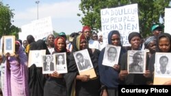 Des tchadiens manifestent contre les birmades de leurs astorités