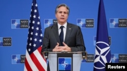 토니 블링컨 미 국무장관이 7일 벨기에 브뤼셀에서 북대서양조약기구(NATO·나토)-파트너국 합동 외교장관 회의 후 기자회견하고 있다.