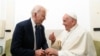 Biden Ya Karrama Fafaroma Francis