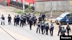 Des policiers dans la ville de Buea, Cameroun, le 1er octobre 2017.