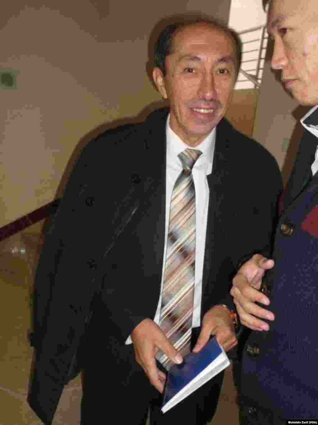 Bishkeklik tarixchi, sharqshunos, yozuvchi Begijon Ahmedov atoqli hamyurtlarga bag’ishlangan asarlar turkumi ustida ishlayapti.