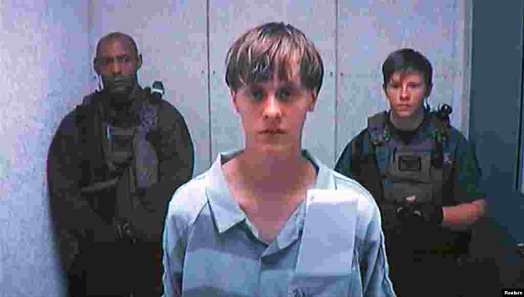 Dylann Storm Roof ya bayyana gaban kotu ta na'urar telebijin. Jumma'a 19 Yuni, 2015.