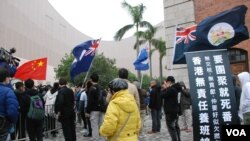 香港自由行大陸客 遇贊成及反對者 隔街對罵