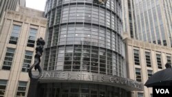 Reny Martínez fue presentado a la agencia de inmigración ICE, pues desde el 26 de abril de 2006 había recibido una notificación para abandonar el país.
