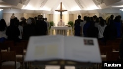 La opinión del Sumo Pontífice se da después de darse a conocer un eventual pacto con el narco en una entrevista con el canal Televisa difundida el martes. Photo: Vatican Media/Handout via REUTERS