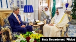 Sarki Salman na Saudiya da Sakataren Harkokin Wajen Amurka