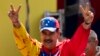 Archivo: El presidente de Venezuela, Nicolás Maduro, hace el signo de la victoria con las manos durante un acto Caracas, Venezuela, el 29 de febrero de 2024. 