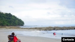 Vía terrestre posibilita a turistas de larga estadía como los europeos combinar atractivos de Costa Rica con los de países vecinos. [Foto cortesía Turismo Costa Rica].