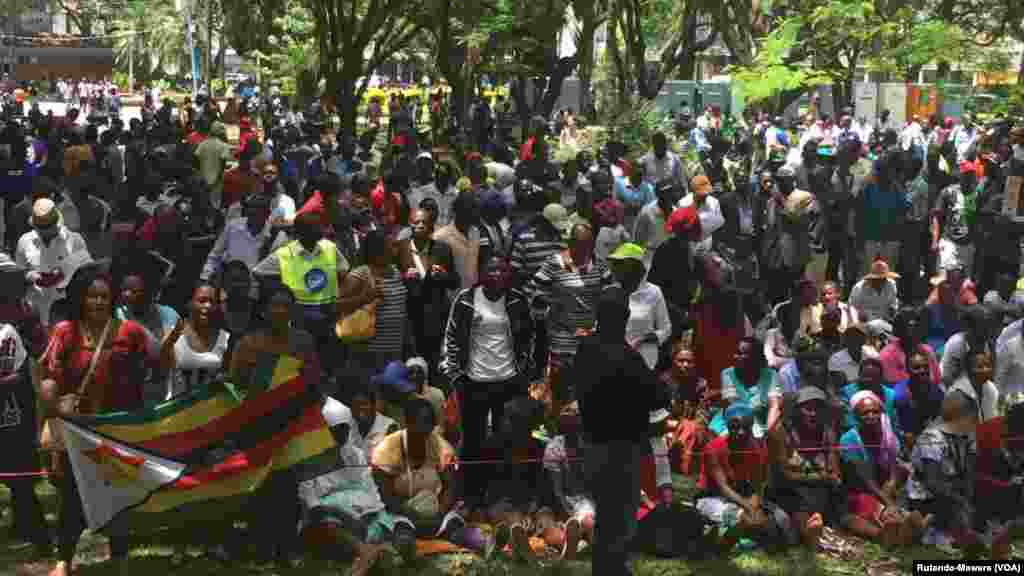 Jama'a Na Murnar Saukar Shugaba Robert Mugabe Daga Mulki, Nuwamba 21, 2017.