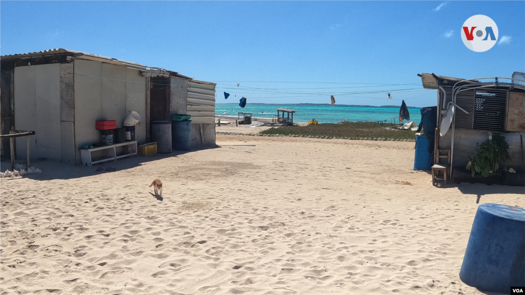 En Cayo Pirata se encuentran numerosas rancherías de pescadores. 