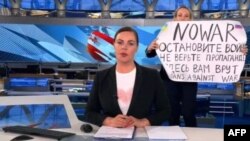 RUSSIA-UKRAINE-CONFLICT-TV-PROTEST