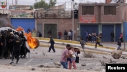En Fotos | Aumentan los enfrentamientos entre la policía y los manifestantes en Perú