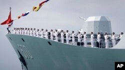 2017年5月停靠在新加坡樟宜海军基地的中国黄山号护卫舰 - 资料照片