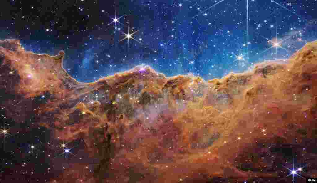 გემის ხერხემლის ნისლეული. ავტორები: NASA, ESA, CSA, STScI