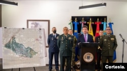 El ministro de Defensa, Diego Molano, informa a la prensa la caída de Néstor Gregorio Vera, alias 'Iván Mordisco', un importante líder de las disidencias de las FARC. [Foto: Ministerio de Defensa, Colombia]
