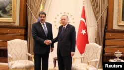 نیکلاس مادورو روز چهارشنبه ۱۸ خرداد ۱۴۰۱ وارد ترکیه شد و مورد استقبال اردوغان قرار گرفت