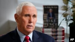 Mantan Wakil Presiden AS Mike Pence dalam wawancara dengan Associated Press, Rabu 16 November 2022. 