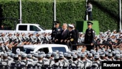 ARCHIVO - El presidente de México, Andrés Manuel López Obrador, durante la inauguración de la Guardia Nacional el 30 de junio de 2019. 