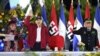 El presidente de Nicaragua, Daniel Ortega (centro), su esposa, la vicepresidenta Rosario Murillo (i), y el comandante de la policía, Francisco Javier Díaz Madriz, durante su ceremonia de juramento en Managua el 26 de febrero de 2025. AP