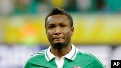 Le milieu de terrain John Obi Mikel lors d'un match entre le Nigeria et l'Uruguay dans un stade au Salvador, le 20 juin 2013. 