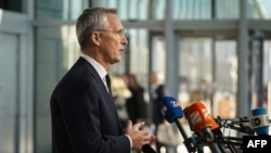 Руската инвазија на Украина беше неиспровоцирана инвазија, инвазија од целосен обем, на друга земја, рече генералниот секретар на НАТО