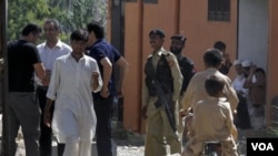 Funcionarios de Pakistán acusan a EE.UU. de violar su soberanía al ordenar un operativo para matar a Osama bin Laden sin previo aviso.